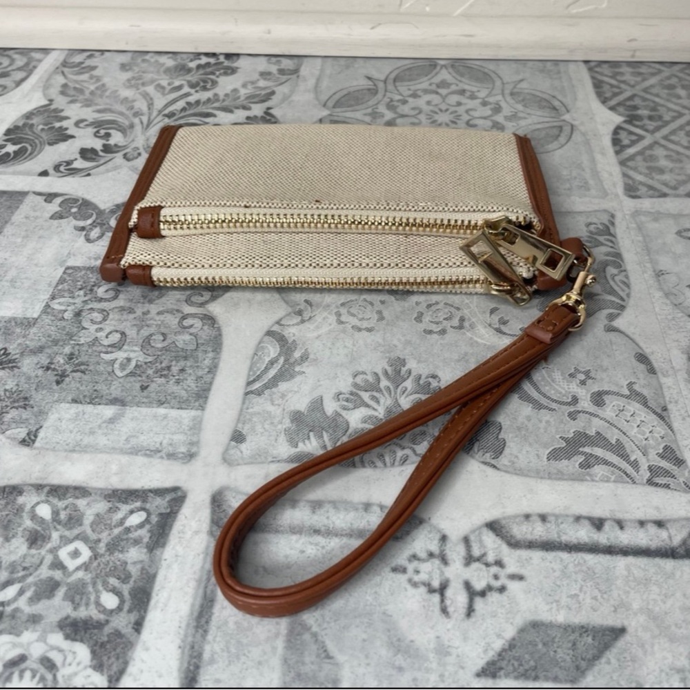 Wristlet